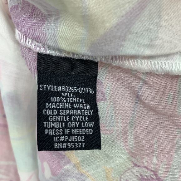 Sanctuary‎ blouse small roll tab sleeves floral - Picture 4 of 7